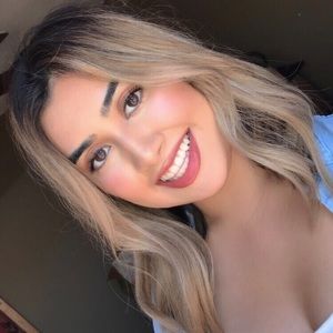 Meet your Posher, Kassandra